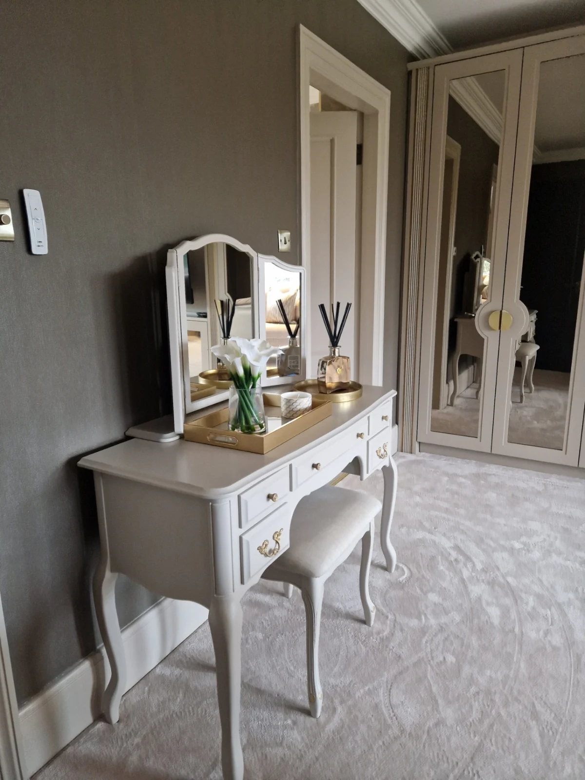 A bedroom cleaned by the Ecoleen team